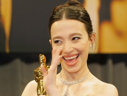 Rahasia Wajah Glowing Mikey Madison Saat Menang Aktris Terbaik Oscar 2025