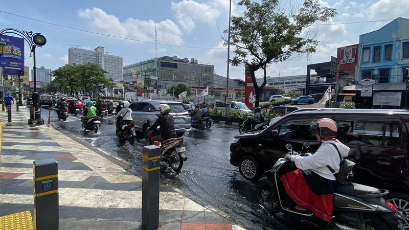 Banjir di Jalan Margonda Raya, Depok (Devi/detikcom)
