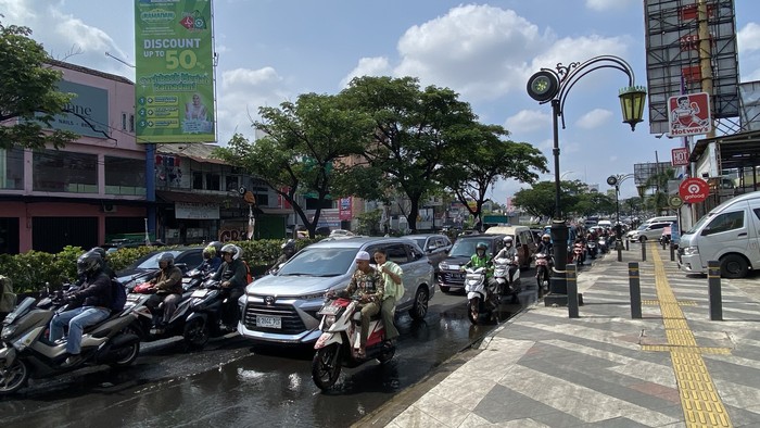 Banjir di Jalan Margonda Raya, Depok (Devi/detikcom)