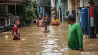 Ketinggian air di kawasan ini mencapai 40 hingga 100 cm.  