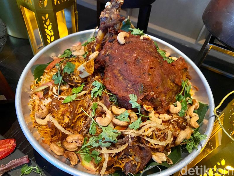 Buka Puasa di Resto Tertinggi di Jakarta, Ada Sushi, Samosa dan Ikan Bakar Jimbaran
