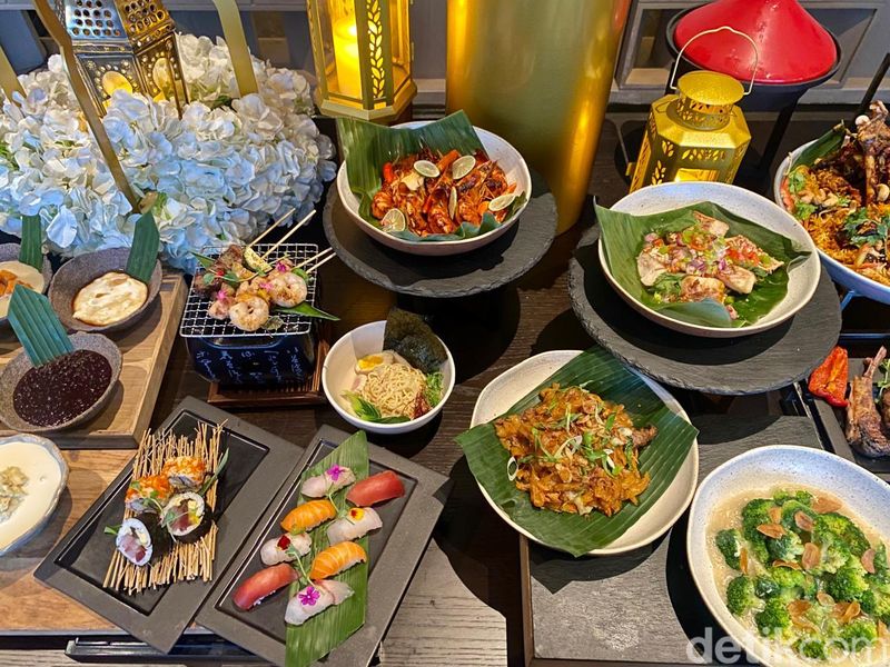 Buka Puasa di Resto Tertinggi di Jakarta, Ada Sushi, Samosa dan Ikan Bakar Jimbaran