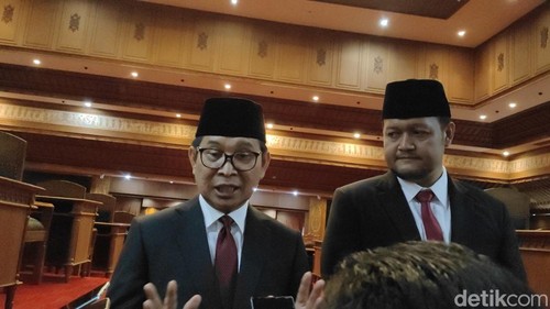 Bupati Badung I Wayan Adi Arnawa seusai paripurna DPRD Badung masa persidangan II Tahun 2024/2025, Senin (3/3/2025). (Foto: Agus Eka/detikBali)