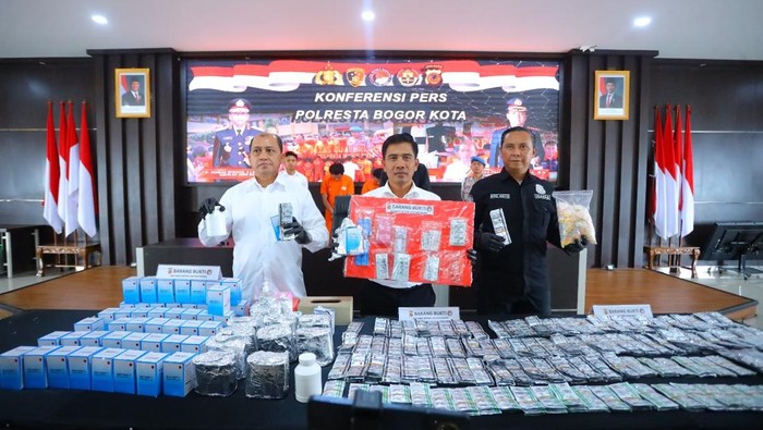 Dalam kurun waktu 30 hari terakhir, Sat Resnarkoba Polresta Bogor Kota berhasil mengungkap 23 laporan polisi (LP) terkait kasus narkotika dan psikotropika. Foto: Dok. Istimewa.