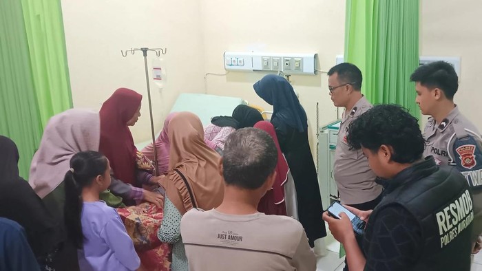 Defrian yang terseret arus Sungai Minak selama 8 jam dirawat di rumah sakit