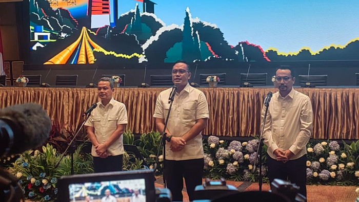Direktur Utama PT Pertamina (Persero) Simon Aloysius Mantiri.