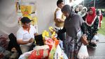 Emak-emak Serbu Bazar Murah #DemiIndonesia Mandiri Pangan