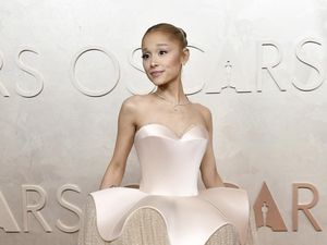 Ariana Grande Putuskan Hiatus Setelah Tur Eternal Sunshine, Ada Apa?