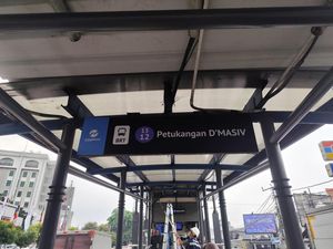 Video: Alasan DMASIV Beli Hak Penamaan Halte TransJakarta Petukangan