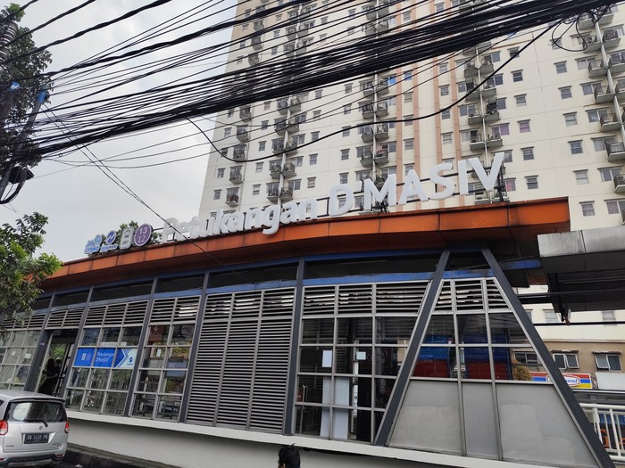 Halte TransJakarta Petukangan DMASIV (Azhar/detikcom)