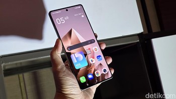 Infinix Note 50 dan 50 Pro hadir dengan layar AMOLED 6,78 inch yang memukau, refresh rate 144Hz yang responsif, dan resolusi 1080x2460 piksel yang tajam. Foto: Adi Fida Rahman/detikINET
