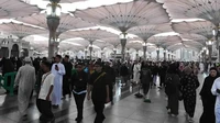 Masjid Nabawi ramai didatangi jemaah. Lonjakan terjadi menjelang Ramadan. Otoritas mencatat sebanyak 5.037.157 jemaah memasuki Masjid Nabawi. Sekitar 300 ribu orang melakukan salat di Raudhah. Foto: Saudi Press Agency