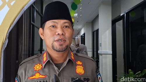 Kepala Satuan Polisi Pamong Praja (Satpol) PP Mataram, Irwan Rahadi, Senin (3/3/2025). (Nathea Citra/detikBali)