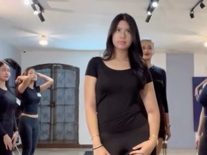 7 Foto Almira Tunggadewi Yudhoyono Ikut Sekolah Model, Gayanya Curi Atensi