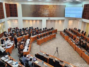 Kekhawatiran Legislator soal Nasib PNS Bila TNI Duduki Jabatan Sipil