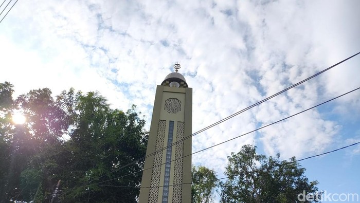 Masjid Bambu  atau Masjid Ash-Shomad Cirebon.