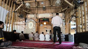 Jadwal Sholat Cirebon Senin 26 Oktober 2026, Subuh hingga Isya