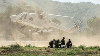 Tahun ini menandai edisi ke-44 Cobra Gold, latihan militer multinasional yang diluncurkan pada tahun 1982, yang akan melibatkan lebih dari 8.000 tentara dari 30 negara, menurut siaran pers resmi.  