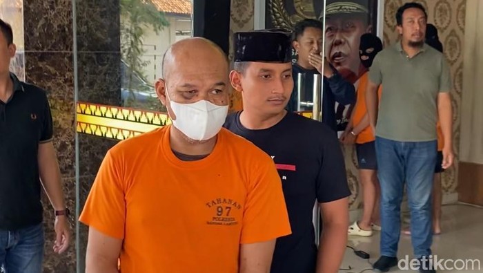 Pelaku pencurian emas 2 kilogram senilai Rp 2,38 miliar di rumah pribadi Inspektur Kabupaten Tulang Bawang