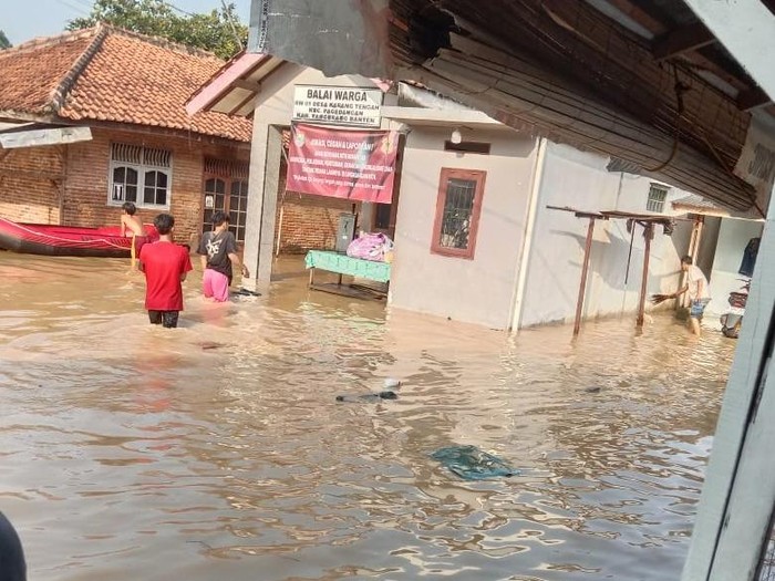 Peristiwa banjir juga terjadi di Kabupaten Tangerang, Banten. Sejumlah daerah di Kabupaten Tangerang terjadi banjir karena meluapnya Sungai Cimanceuri. (dok BPBD Kab Tangerang)