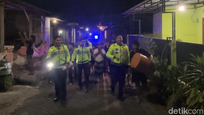 Polisi Barengi Remaja Patrol Sahur Cegah Tawuran