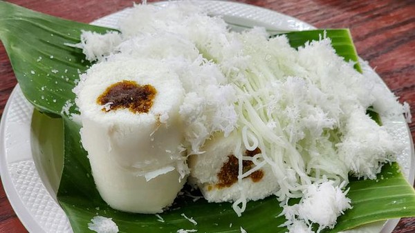 Manis Legit! 20 Kue Putu Bambu Rp 3.000-an