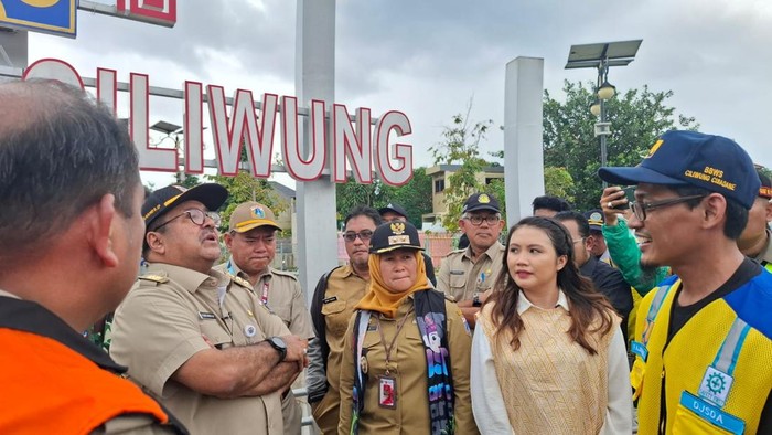 Rano Karno saat Meninjau Sodetan Ciliwung