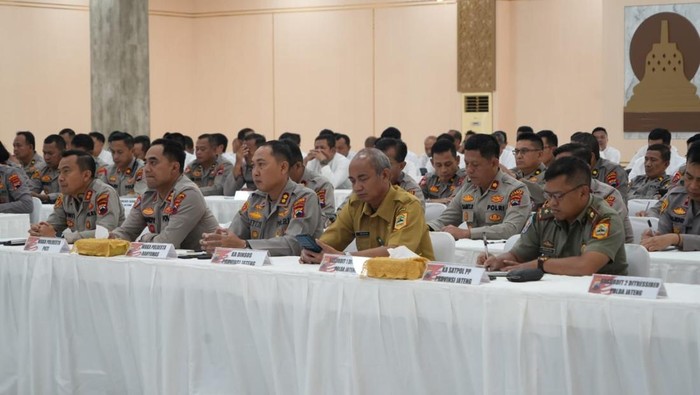 Rapat Koordinasi Cipta Kondisi Kamtibmas di Gedung Borobudur, Mapolda Jateng, Kecamatan Semarang Selatan, Senin (3/3/2025).