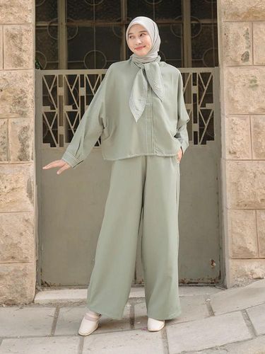 Rekomendasi baju one set untuk bukber dari Lozy Hijab