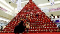 Sebuah pameran menampilkan 1.605 boneka tradisional Jepang di sebuah acara perayaan Hinamatsuri, sebuah festival tradisional yang didedikasikan untuk pertumbuhan sehat anak perempuan di Konosu.