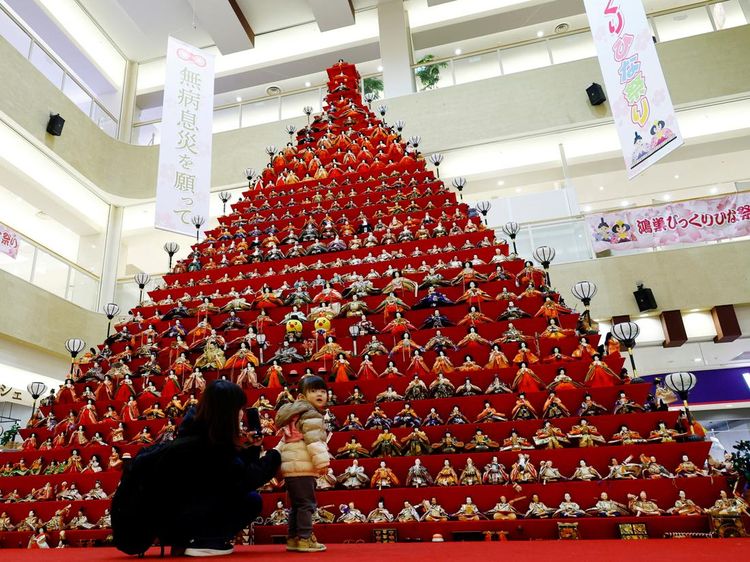 Ribuan Boneka Tradisional Jepang Sambut Perayaan Hinamatsuri