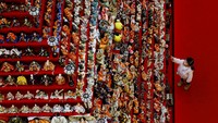 Hina matsuri atau hinamatsuri dimaknai sebagai permohonan keluarga akan kesehatan dan kebahagiaan anak-anak perempuan di keluarga mereka. 