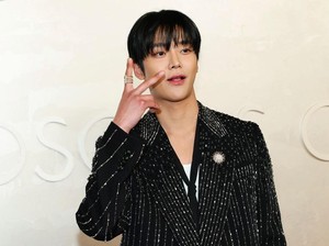 Gaya Rowoon Hadiri Oscar 2025, Tampil Serba Hitam Seperti Lisa BLACKPINK
