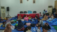 Kelurahan Bidara Cina mencatat 1.348 warga menjadi korban banjir kali ini.