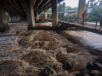 Sungai Ciliwung Bogor Meluap, Bendung Katulampa Siaga 1