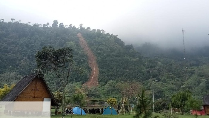 Tebing di area wisata Situ Rawagede, Sukamakmur, Bogor, Jawa Barat, longsor. (Dok BPBD Kabupaten Bogor).