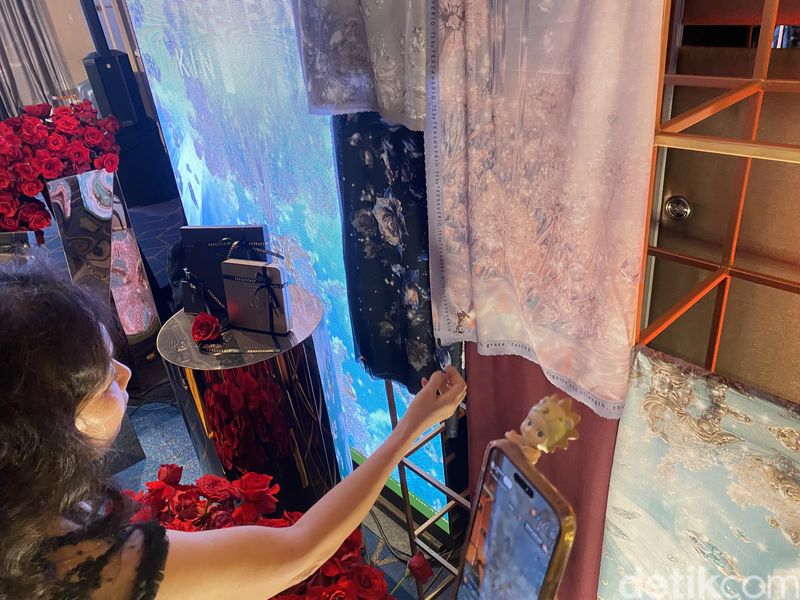 Tex Saverio Meluncurkan Koleksi Scarf Hijab bernama TS