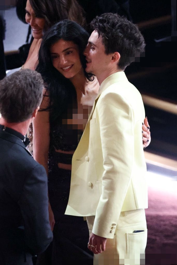 Timothee Chalamet dan Kylie Jenner di Oscar 2025