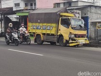 Brakk! Pajero Vs Truk Adu Banteng di Jakal Sleman