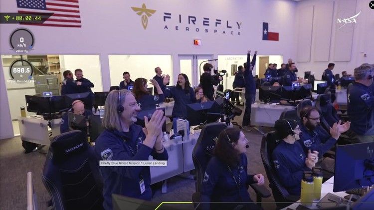 Wahana Antariksa Blue Ghost Sukses Mendarat di Bulan Private lunar lander Blue Ghost after touching down on the moon with a special delivery for NASA Sunday, March 2, 2025. (NASA/Firefly Aerospace via AP)