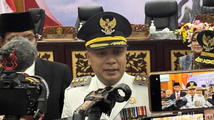 Walkot Eri paparkan 7 program prioritas pembangunan Kota Surabaya.