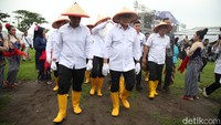 Acara ini dihadiri sejumlah pejabat penting dari pemerintah pusat hingga daerah.