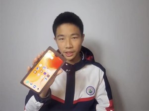 Anak SMA di China Bikin Ponsel Lipat Pakai Printer 3D dan Komponen HP Lawas