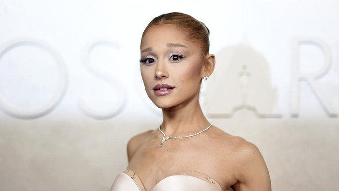 Ariana Grande arrives at the Oscars on Sunday, March 2, 2025, at the Dolby Theatre in Los Angeles. (Photo by Richard Shotwell/Invision/AP)