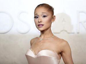 Bleph Bun, Tren Rambut Hollywood yang Beri Efek Lifting Tapi Berisiko