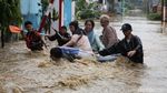 Banjir 3 Meter, Warga Perumahan Jaka Kencana Bekasi Dievakuasi