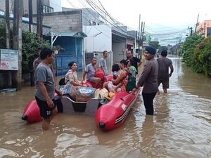 Jabodetabek Tergenang, Waspadai Penyakit yang Bisa Muncul saat Banjir