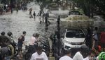Banjir di Ciledug Mulai Surut, Jalanan Kusut