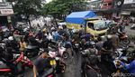 Banjir di Ciledug Mulai Surut, Jalanan Kusut
