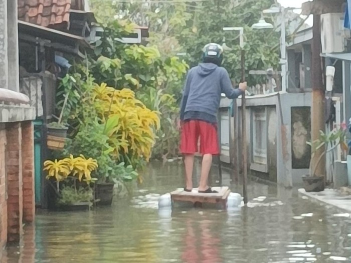 Banjir di Depok pada Selasa (4/3/2025)-(dok. Istimewa)